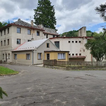 APARTMÁN - RETRO domeček