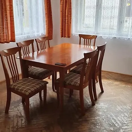 APARTMÁN - RETRO domeček *